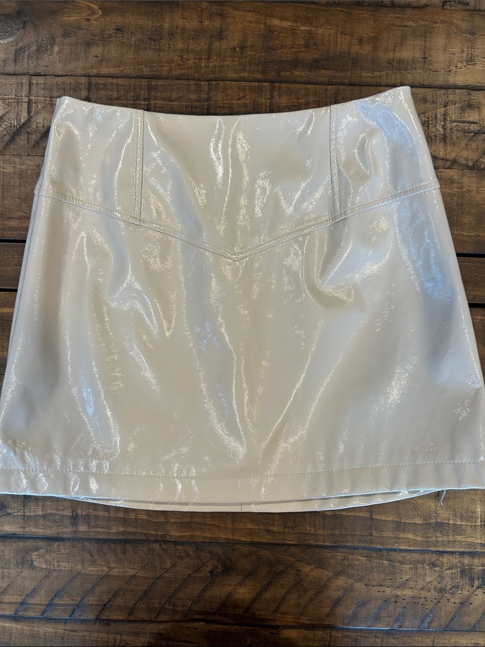 NWOT 7 For All Mankind Cream Patent Mini Skirt with V-Seam Detail